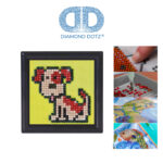 Diamond Dotz Bild mit Rahmen schwarz, Motiv “Hund”, funkelndes Diamantbild zum Selbstgestalten ca. 7cm x 7cm groß, Malen mit Diamanten